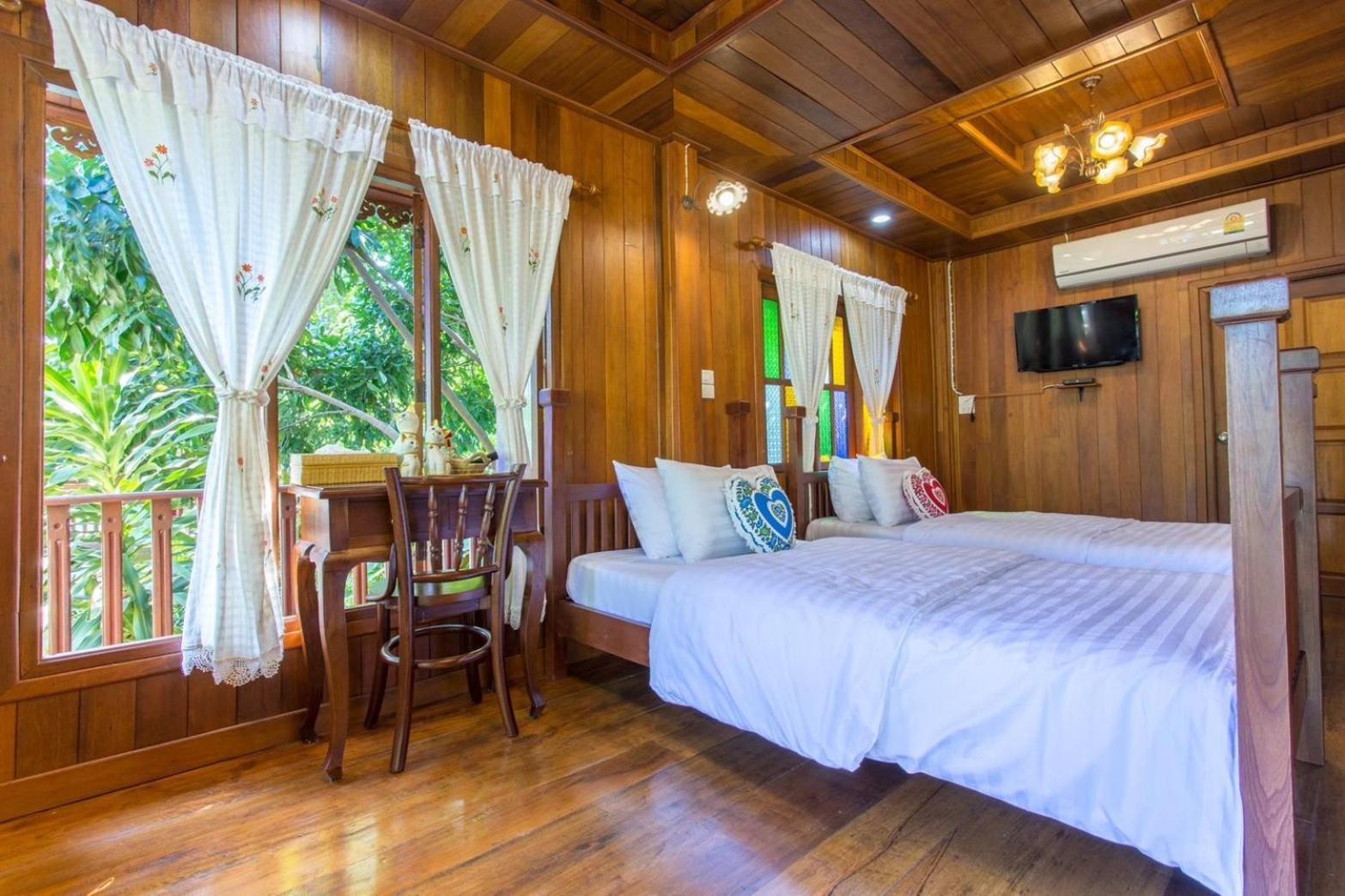 Suksatan Lamphun Hotel Exterior photo