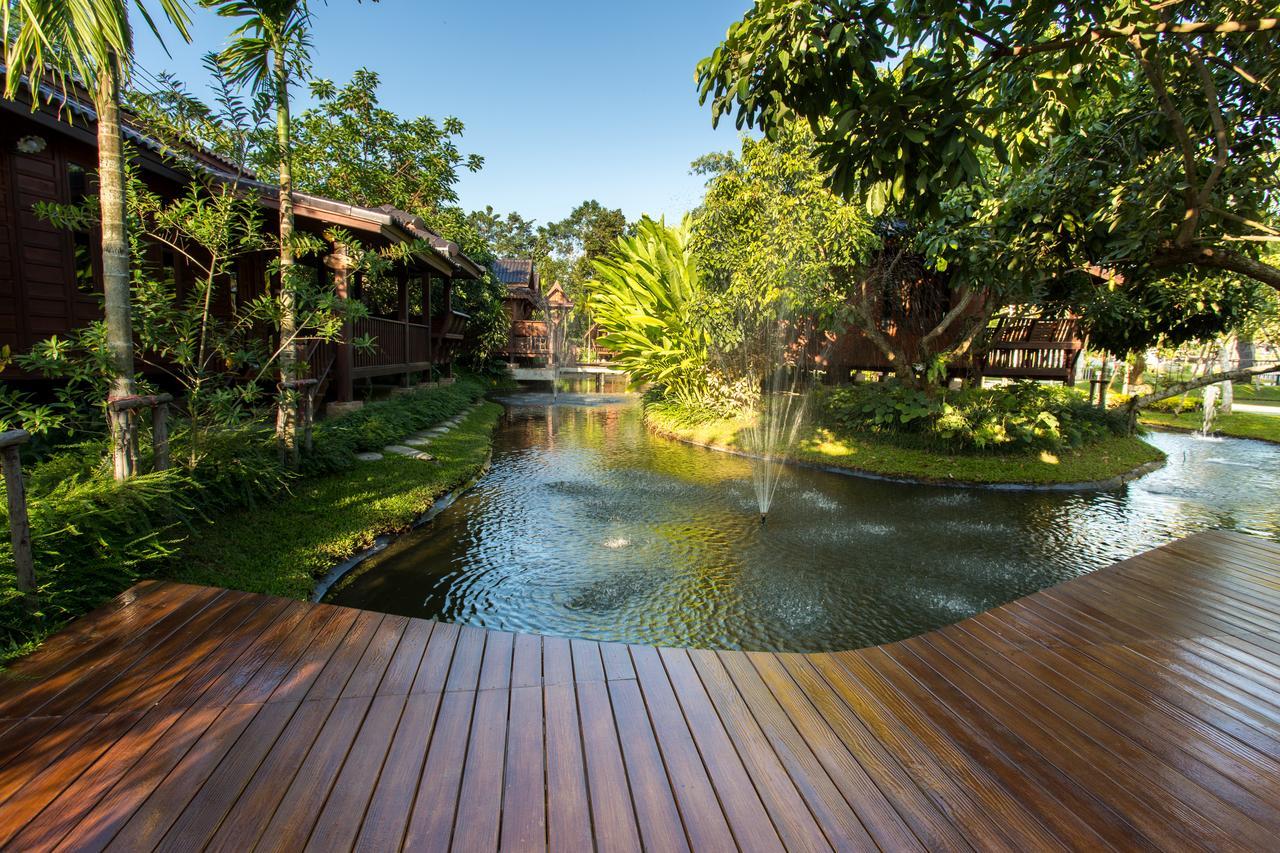Suksatan Lamphun Hotel Exterior photo